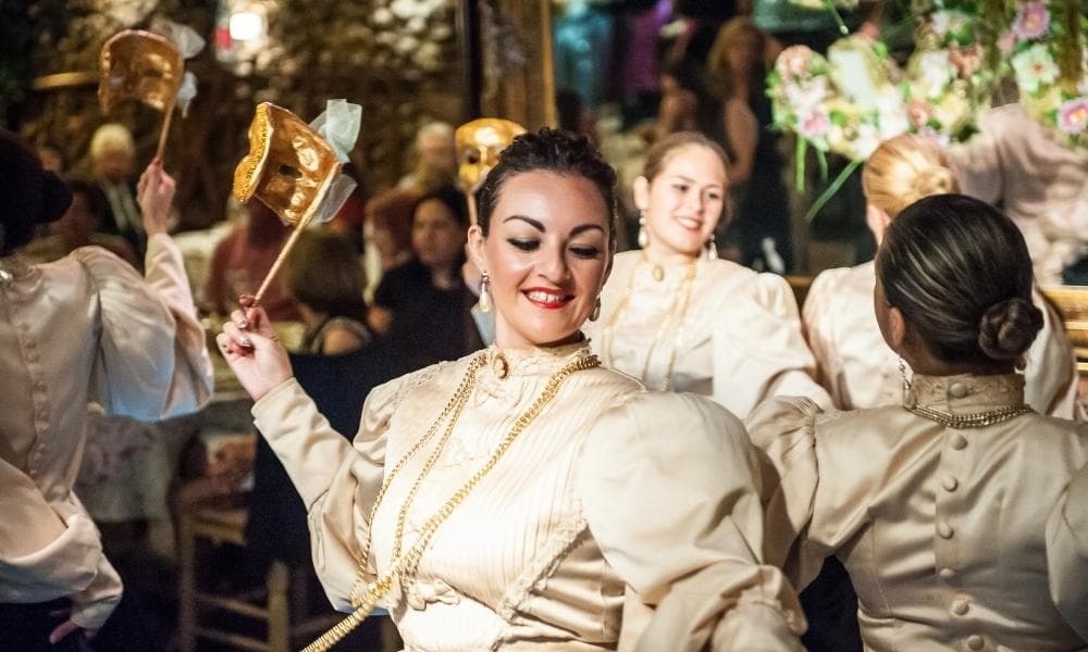 Maltese Traditional Dinner and Folklore Show with Transfers