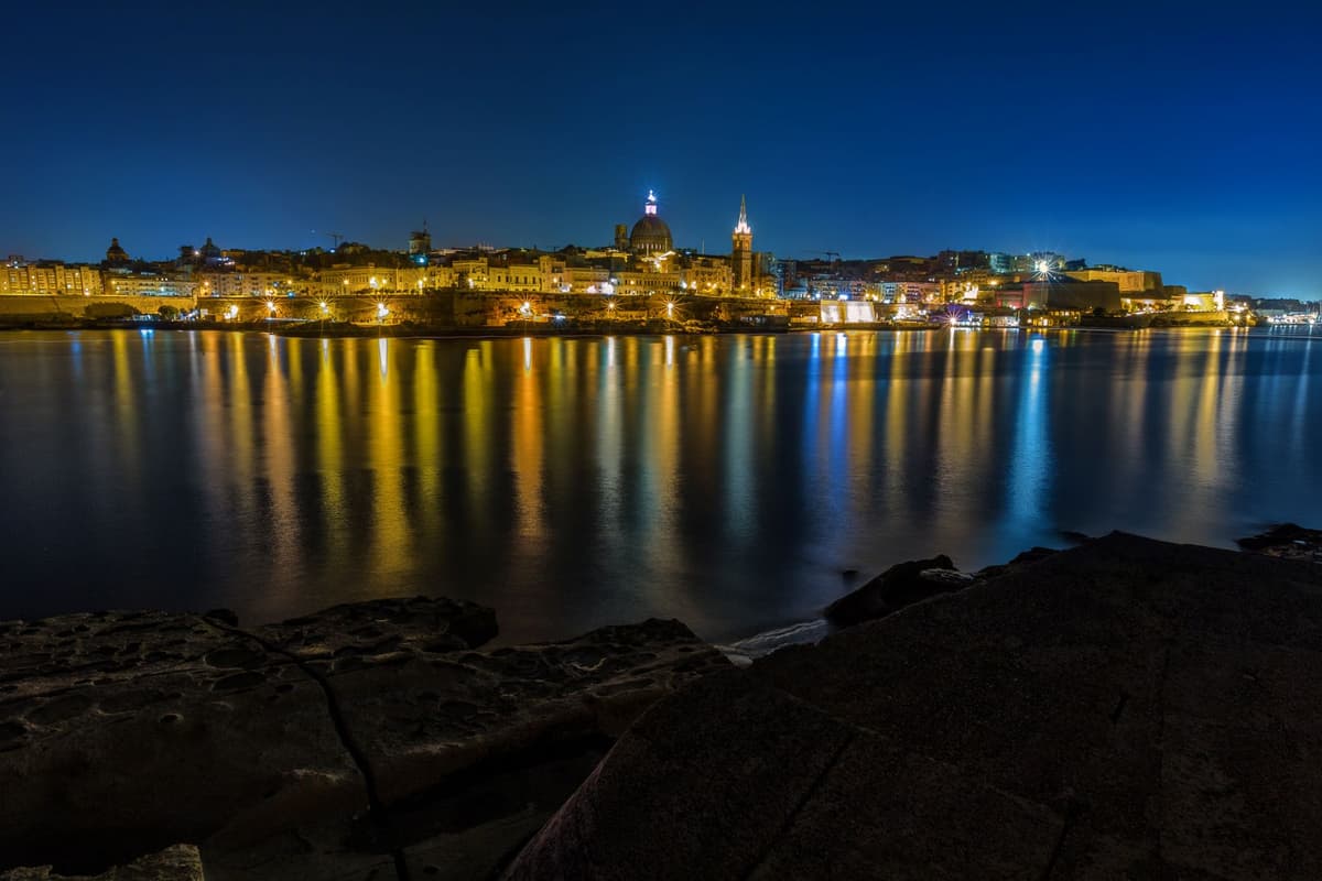 Malta Under the Stars Evening Guided Tour of Valletta Waterfront, Rabat and Mdina with Transfers